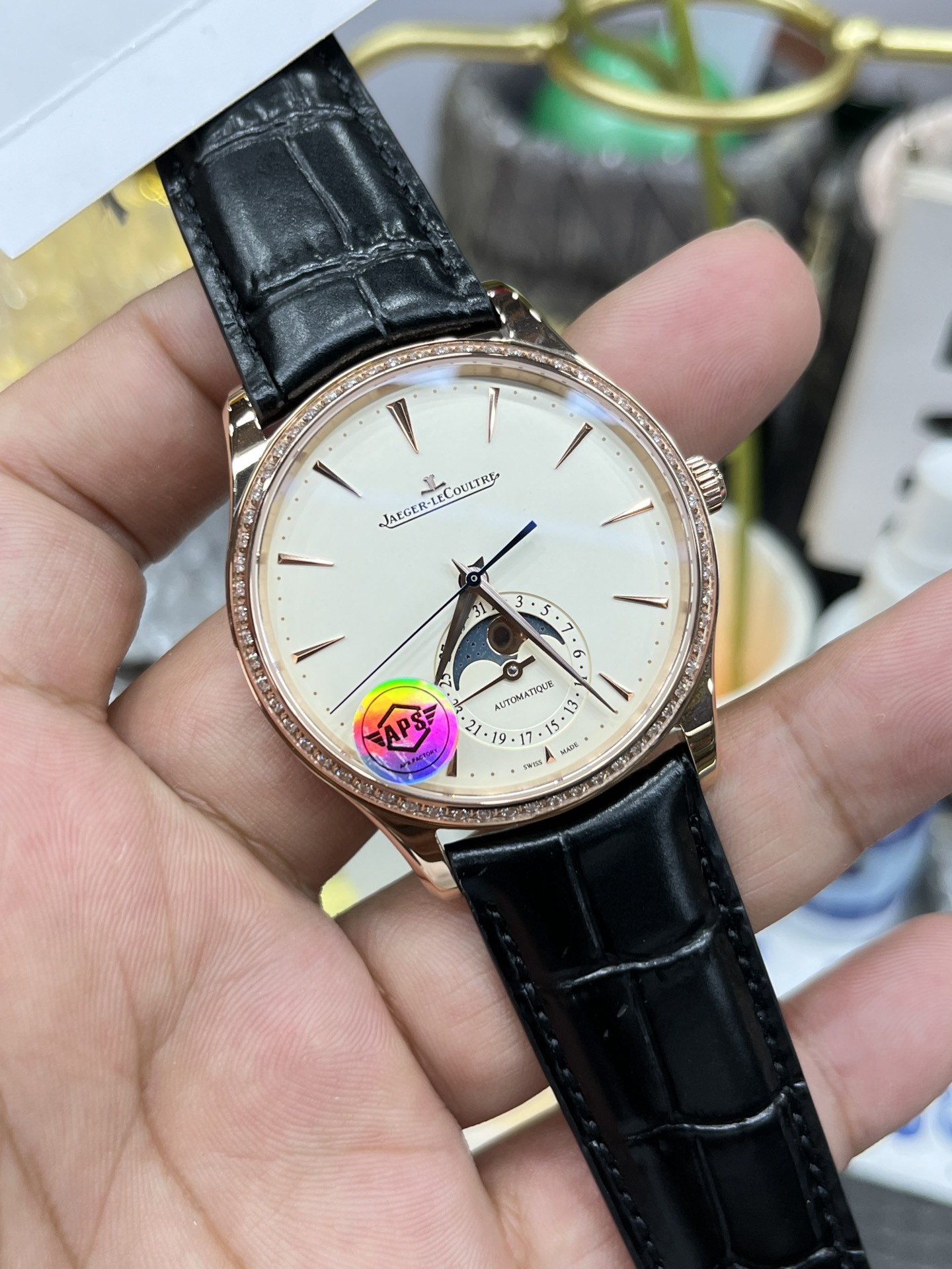 Jaeger-LeCoultre Master Control Moonphase 39 mm Watch – IW-0424 - Image 3