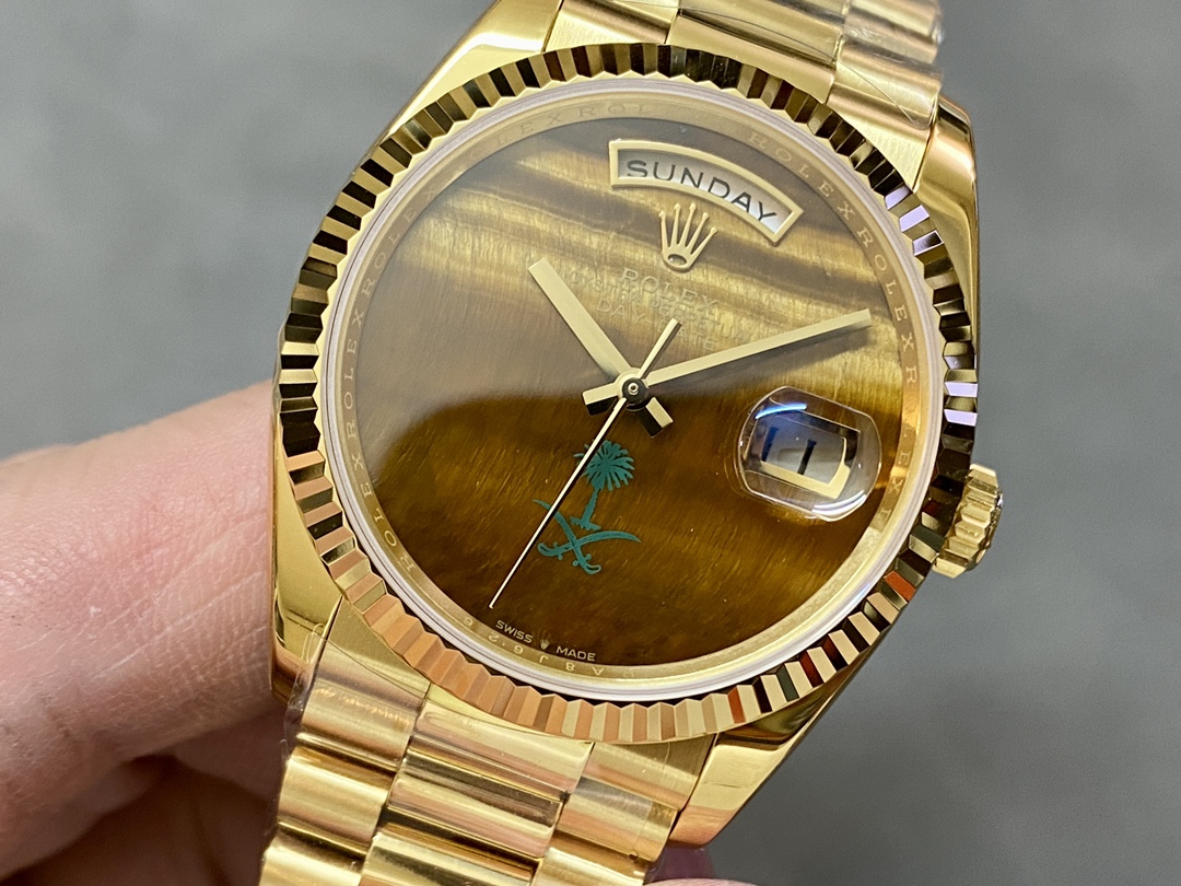 Rolex Day-Date Day and Date 36 mm Watch – IW-3500 - Image 3