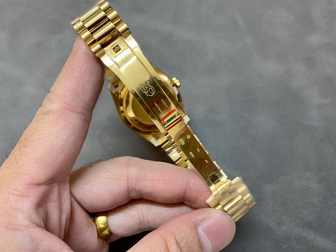 Rolex Day-Date Day and Date 36 mm Watch – IW-3500 - Image 9