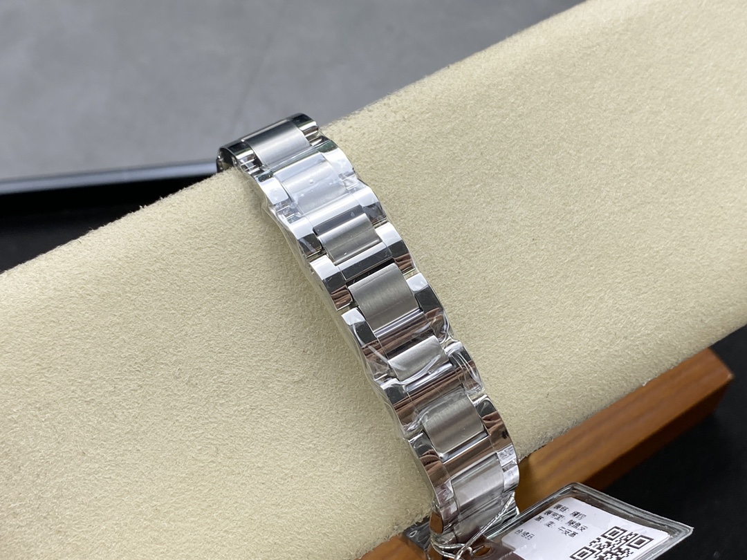 Ballon Bleu Diamond-Set 33 mm Watch – IW-1632 - Image 9