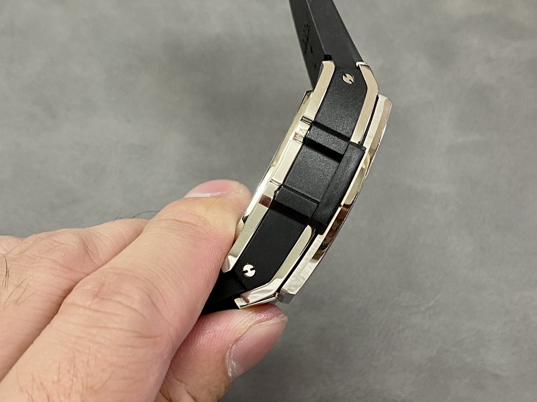 Hublot Classic Watch – IW-0315 - Image 5