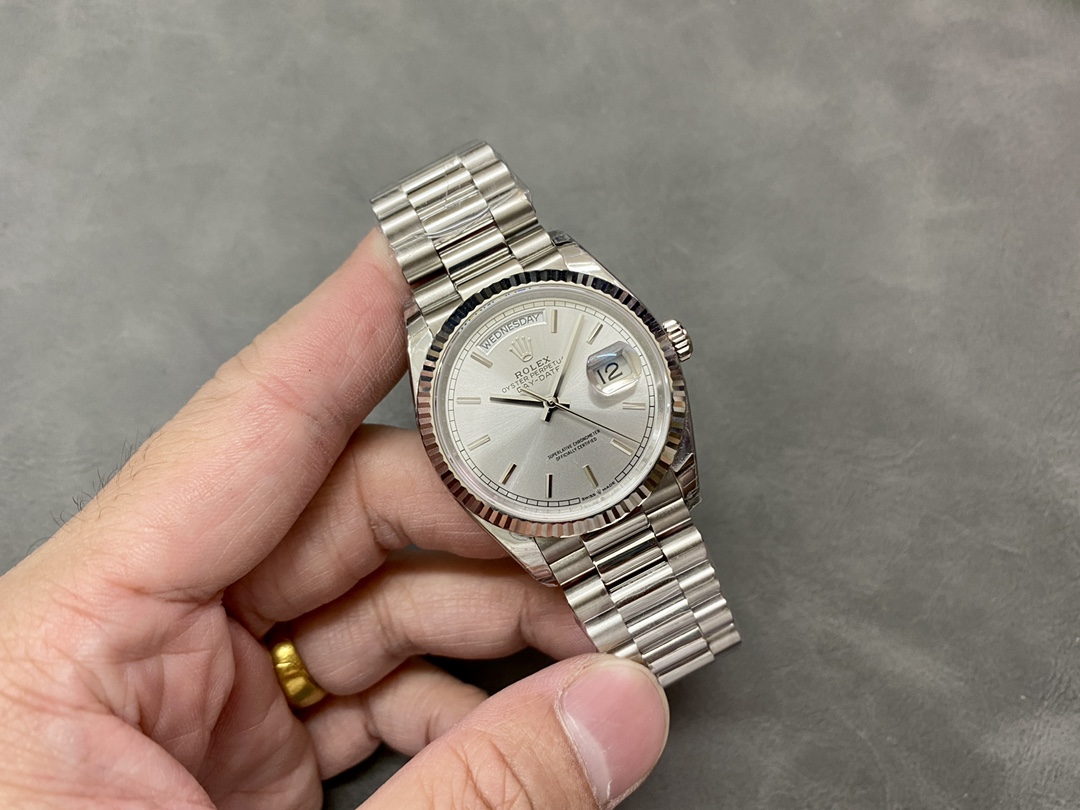 Rolex Day-Date Diamond-Set 36 mm Watch – IW-3502 - Image 4