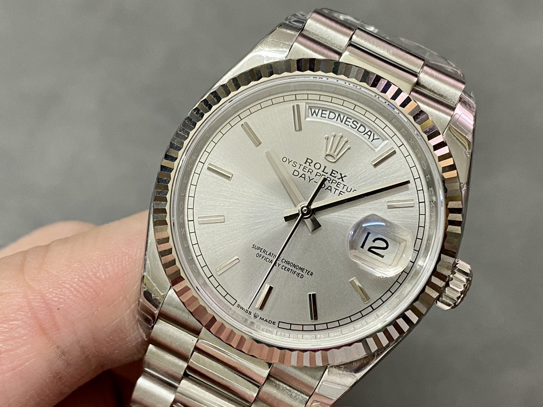 Rolex Day-Date Diamond-Set 36 mm Watch – IW-3502 - Image 3