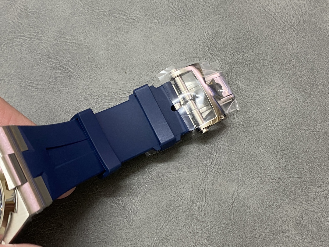 Overseas 42 mm Watch – IW-0900 - Image 8