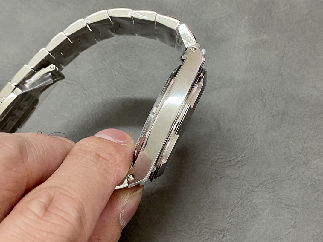 Vacheron Constantin Overseas 41 mm Watch – IW-0886 - Image 5