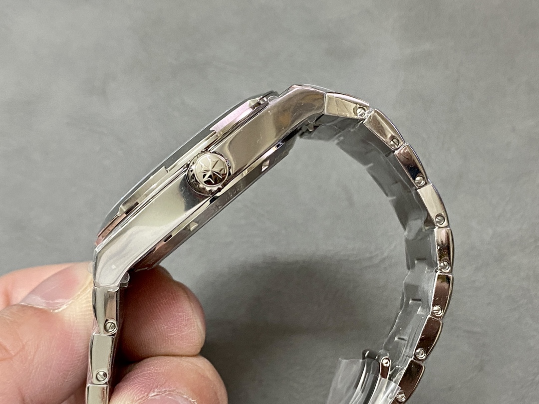Vacheron Constantin Overseas 41 mm Watch – IW-0886 - Image 6