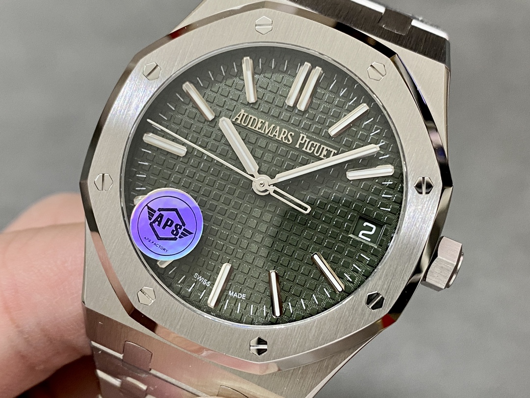 Royal Oak Watch – IW-2049 - Image 3