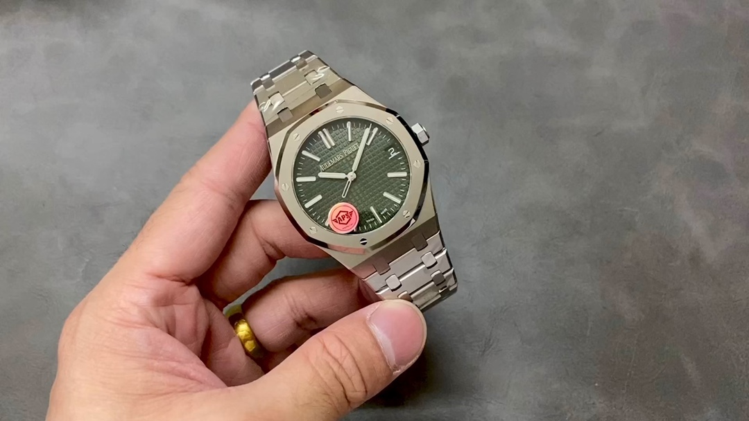 Classic Watch – IW-2048
