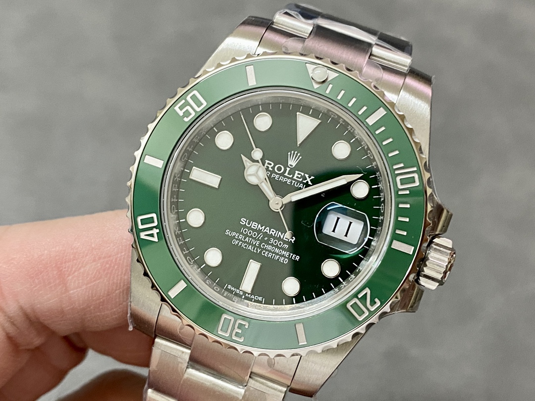 Rolex Green Submariner 40 mm Watch – IW-0006 - Image 3