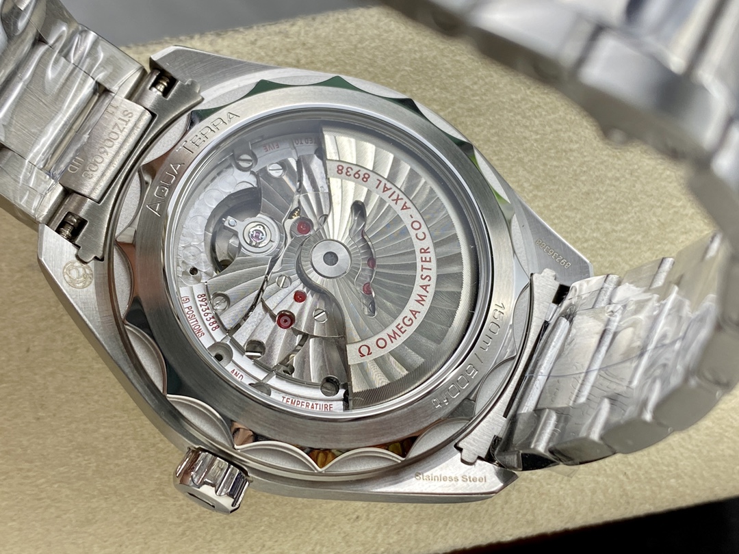 Omega Seamaster Luminous Watch – IW-1223 - Image 7