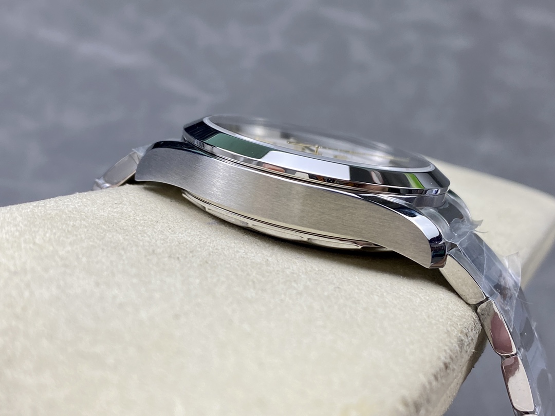 Omega Seamaster Luminous Watch – IW-1223 - Image 5