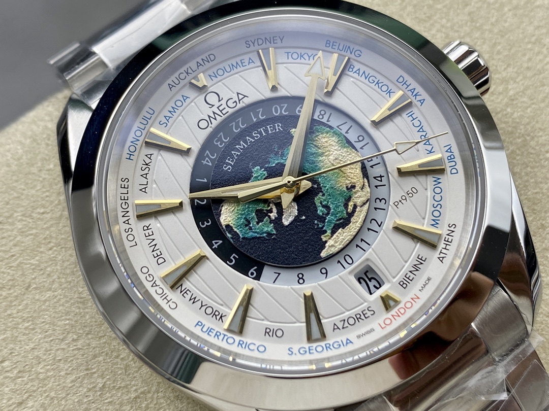 Omega Seamaster Luminous Watch – IW-1223 - Image 2
