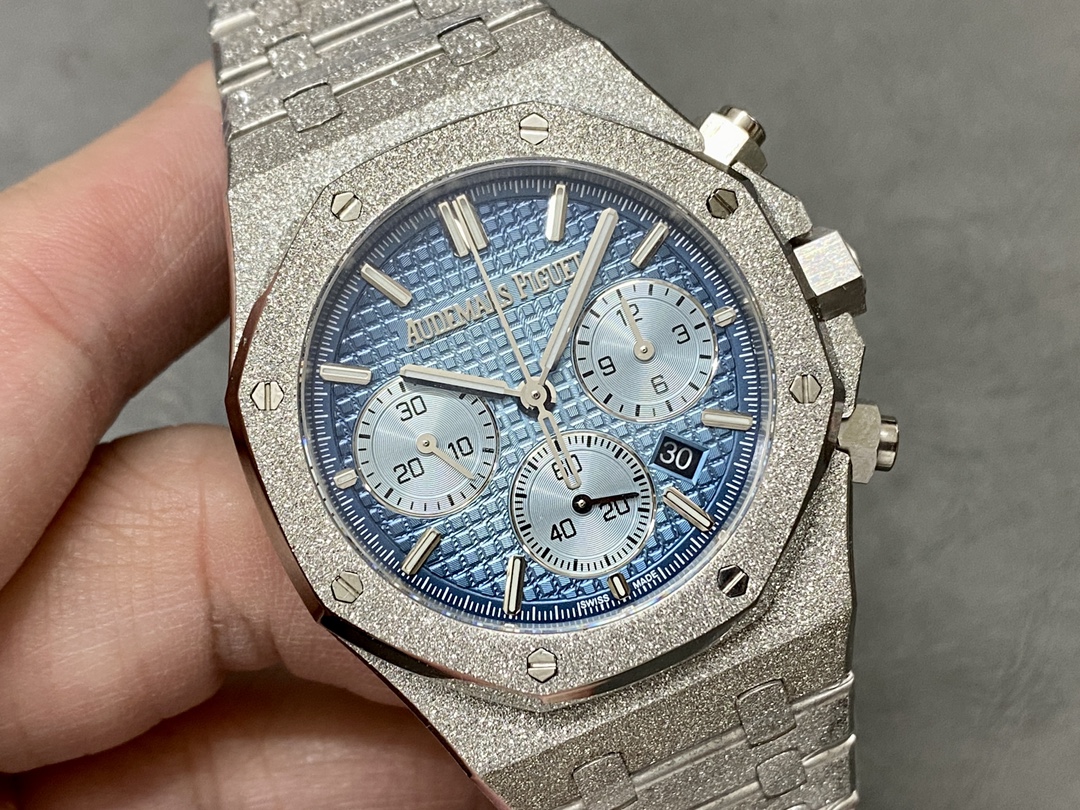 Royal Oak Chronograph Watch – IW-2053 - Image 2