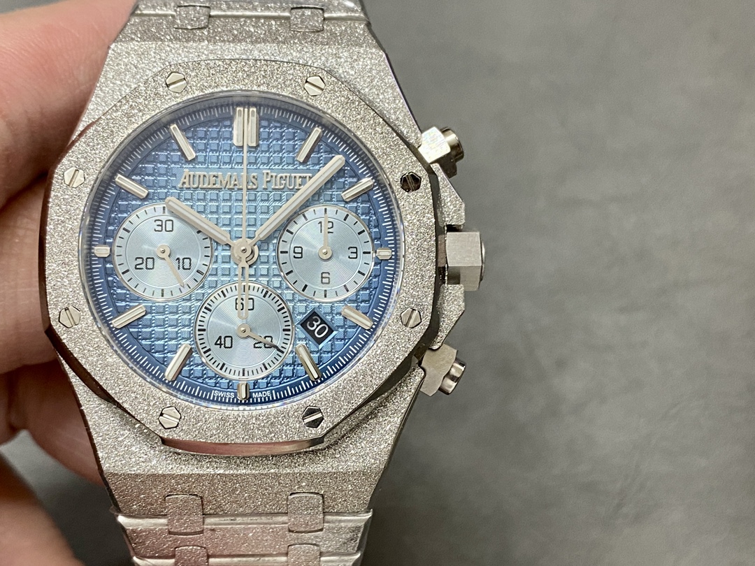 Royal Oak Chronograph Watch – IW-2053