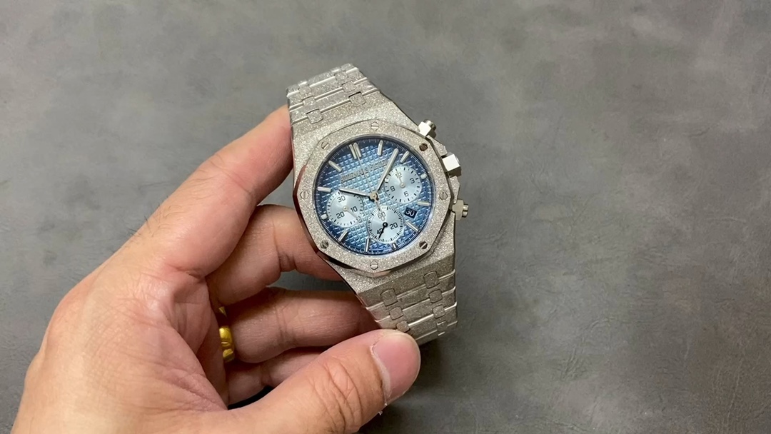 Classic Watch – IW-2052