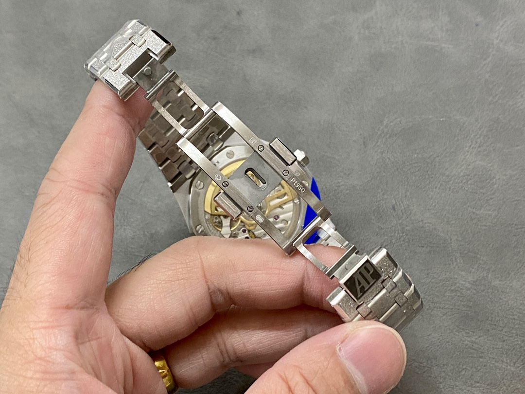 Audemars Piguet Classic Watch – IW-2041 - Image 9