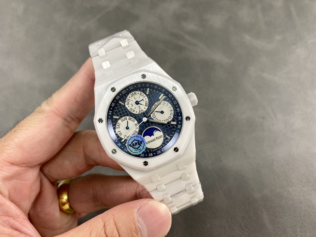 Royal Oak Moonphase 41 mm Watch – IW-2029 - Image 4
