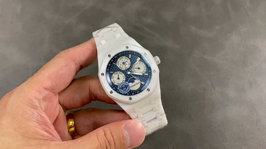 Classic Watch – IW-2028