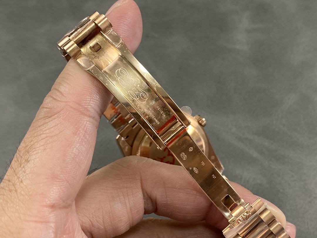Day-Date 36 mm Watch – IW-3602 - Image 9