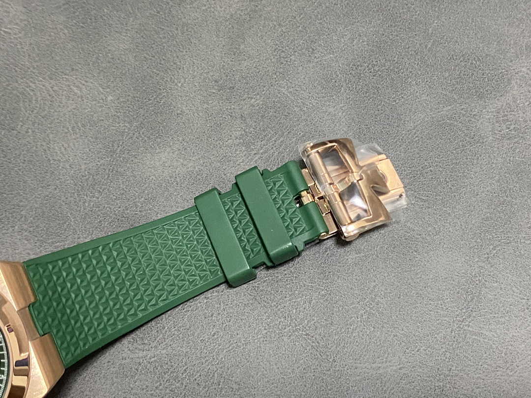 Vacheron Constantin Overseas 41 mm Watch – IW-0852 - Image 8