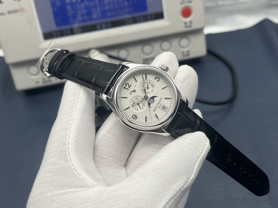Patek Philippe Master Control Moonphase 39 mm Watch – IW-2295