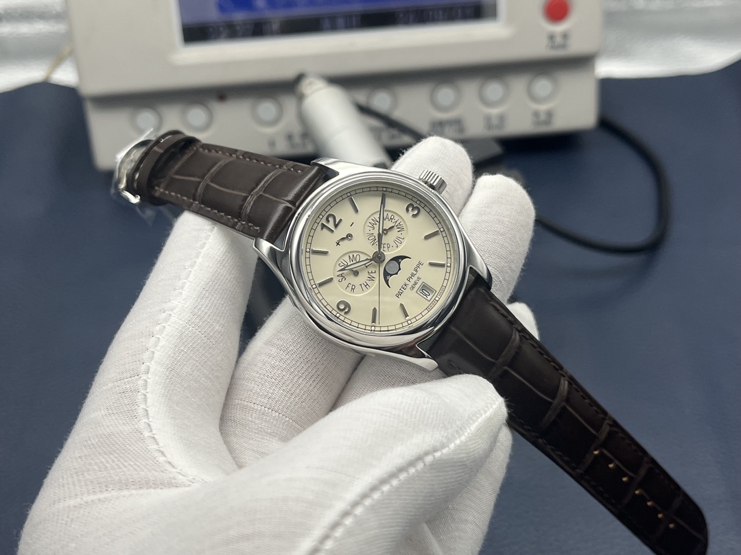 Patek Philippe Master Control Moonphase 39 mm Watch – IW-2297