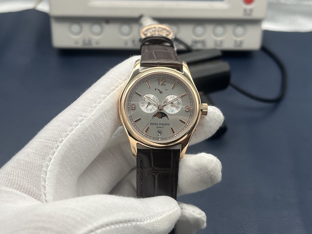 Patek Philippe Master Control Moonphase 39 mm Watch – IW-2301 - Image 2