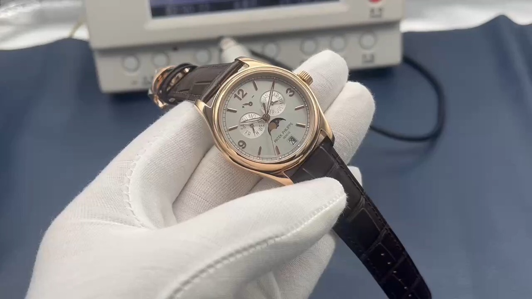 Classic Watch – IW-2300
