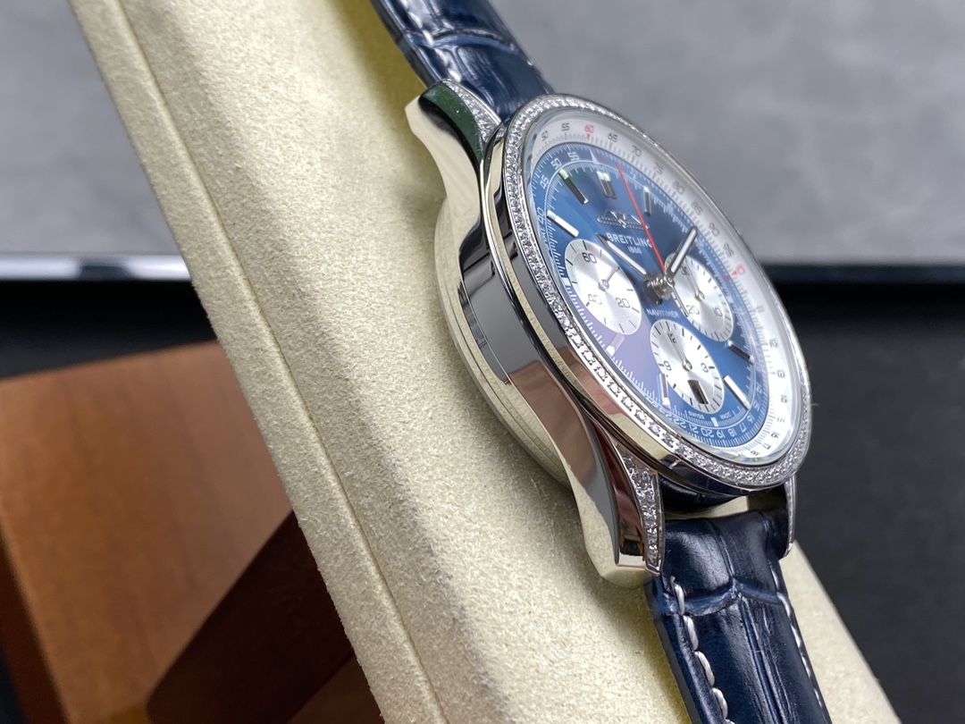 Classic Chronograph 43 mm Watch – IW-0566 - Image 5
