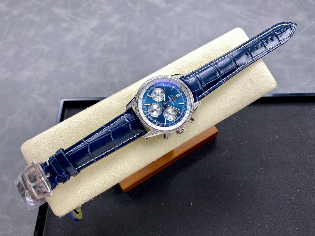 Classic Chronograph 43 mm Watch – IW-0566 - Image 4