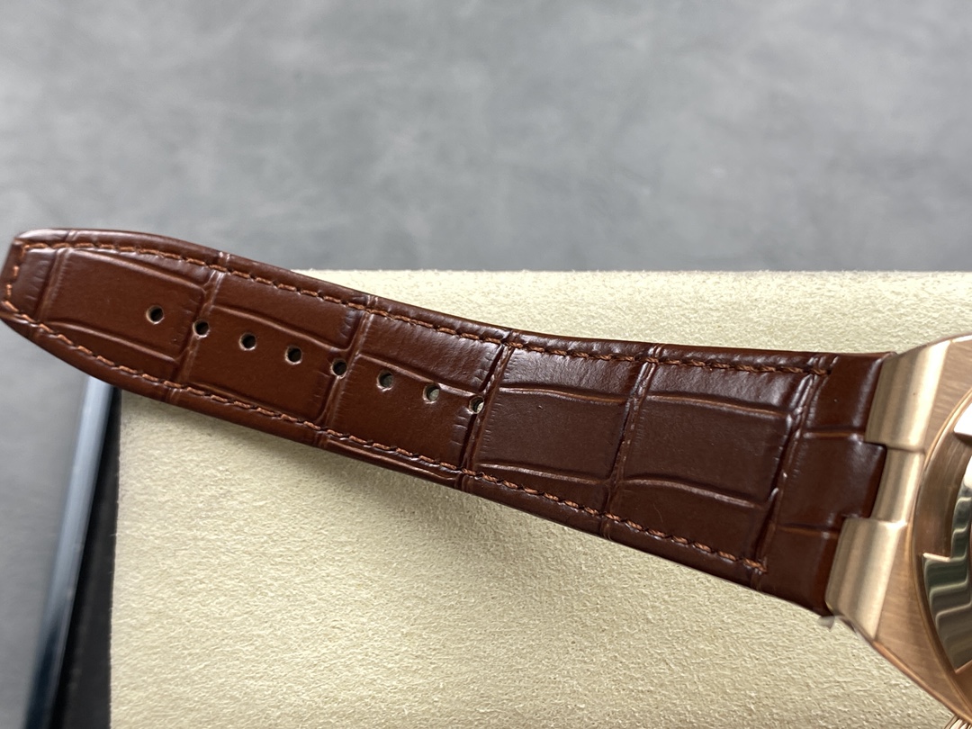 Overseas 41 mm Watch – IW-0841 - Image 8