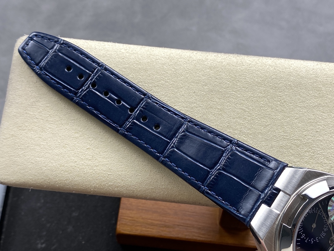 Overseas 41 mm Watch – IW-0839 - Image 8