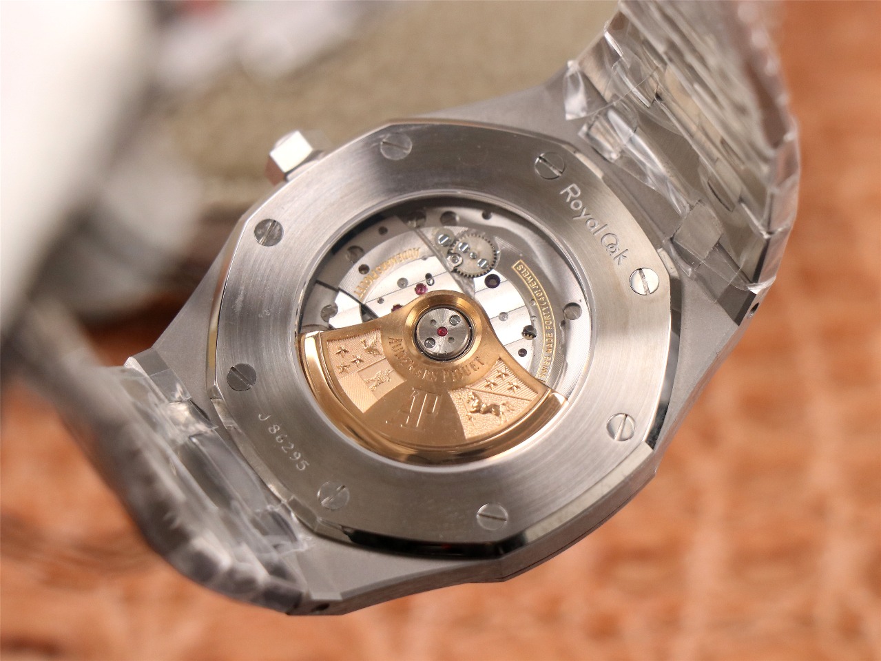 Audemars Piguet Royal Oak Luminous Watch – IW-2193 - Image 7