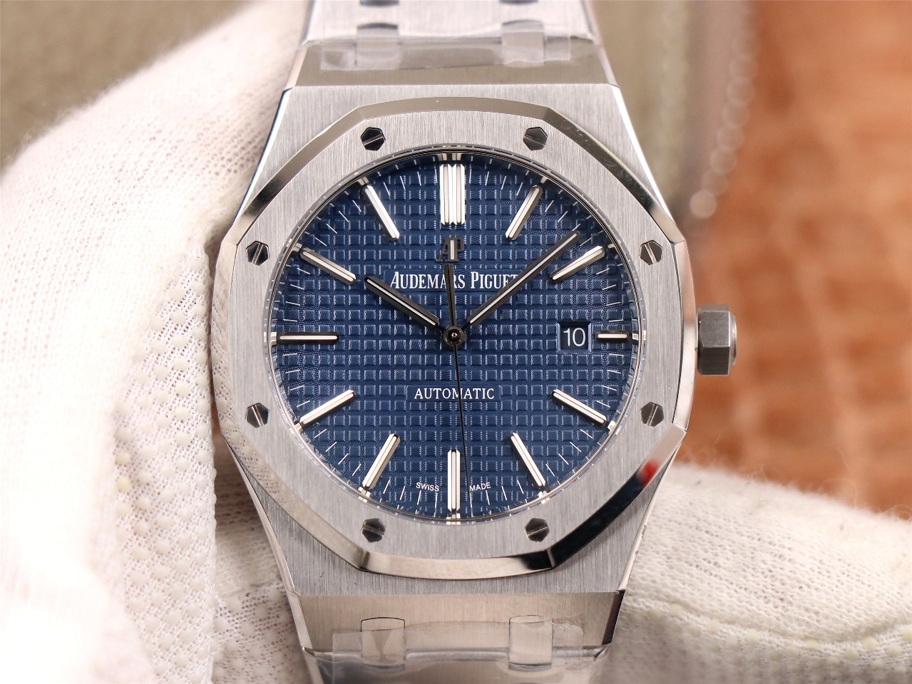Audemars Piguet Royal Oak Luminous Watch – IW-2193