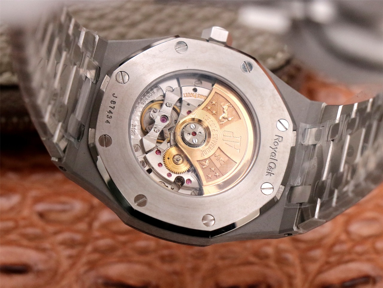 Audemars Piguet Royal Oak Luminous Watch – IW-2192 - Image 7