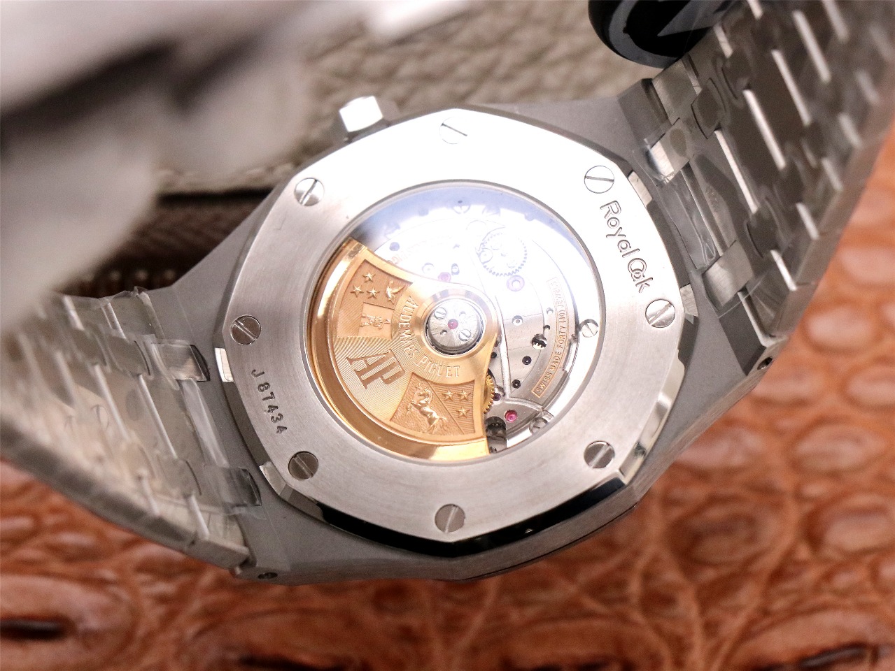 Audemars Piguet Royal Oak Luminous Watch – IW-2192 - Image 8