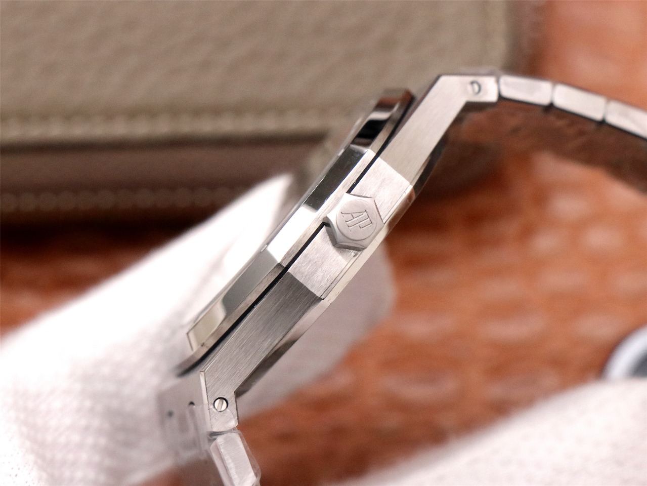 Audemars Piguet Royal Oak Luminous Watch – IW-2192 - Image 5