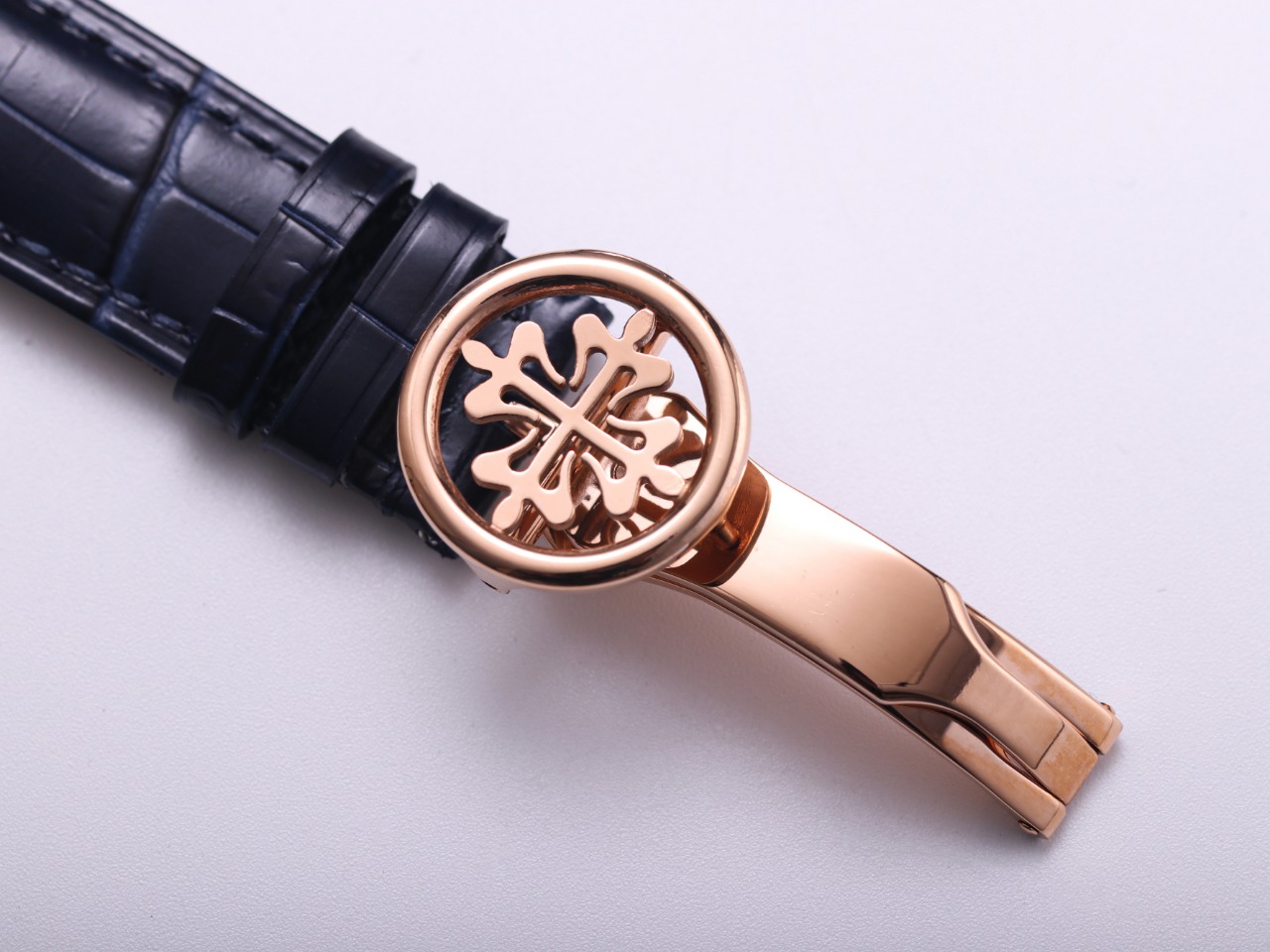 Patek Philippe Classic Moonphase Watch – IW-2625 - Image 5