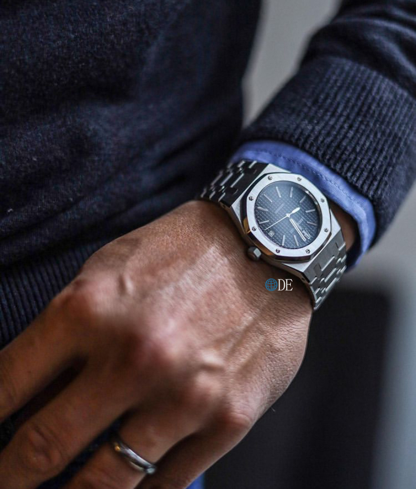 Audemars Piguet Royal Oak Watch – IW-2214 - Image 4